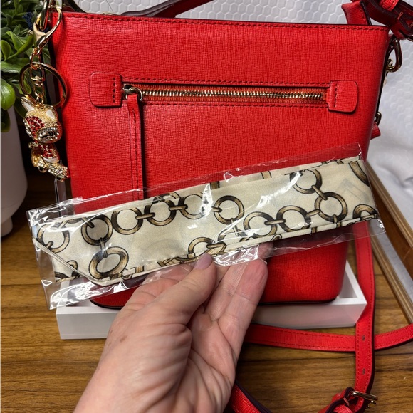 Dooney & Bourke Small Zip Convertible Crossbody/Shoulder Bag NWT - Picture 13 of 14